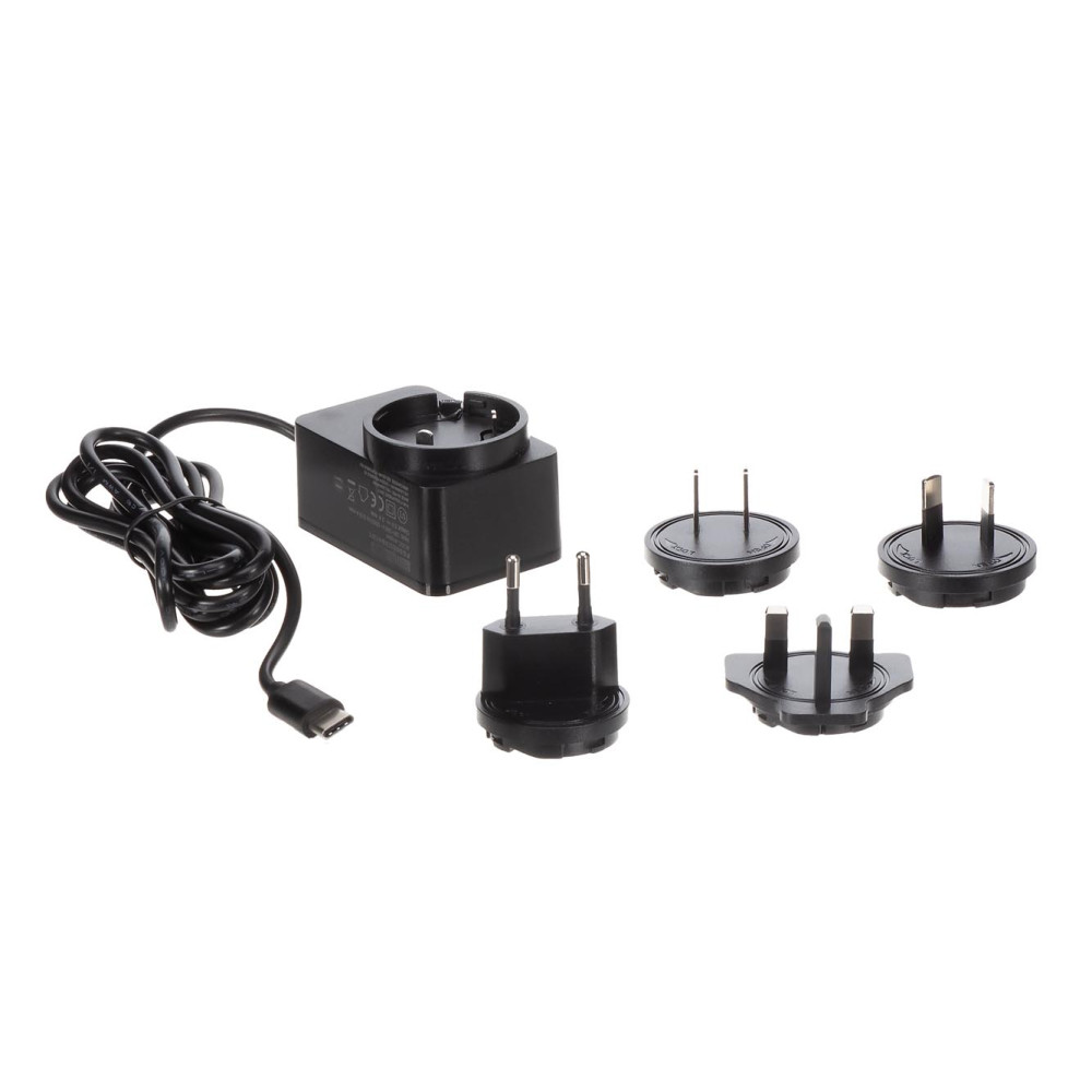 CHARGEUR COMPACT AVEC CONNEXION USB - 5 VCC - 2.5 A max. - 15 W max. - TYPE C - AVEC 4 FICHES DE VOYAGE