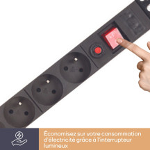 Multiprise à 8 prises avec mise à la terre pour rack 19 pouces