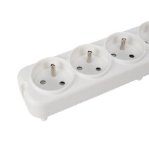 Multiprise à 8 prises avec interrupteur et protection contre les surcharges - broche de terre