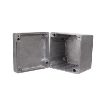 COFFRET ETANCHE EN ALUMINIUM - 120.5 x 120.5 x 101.5mm